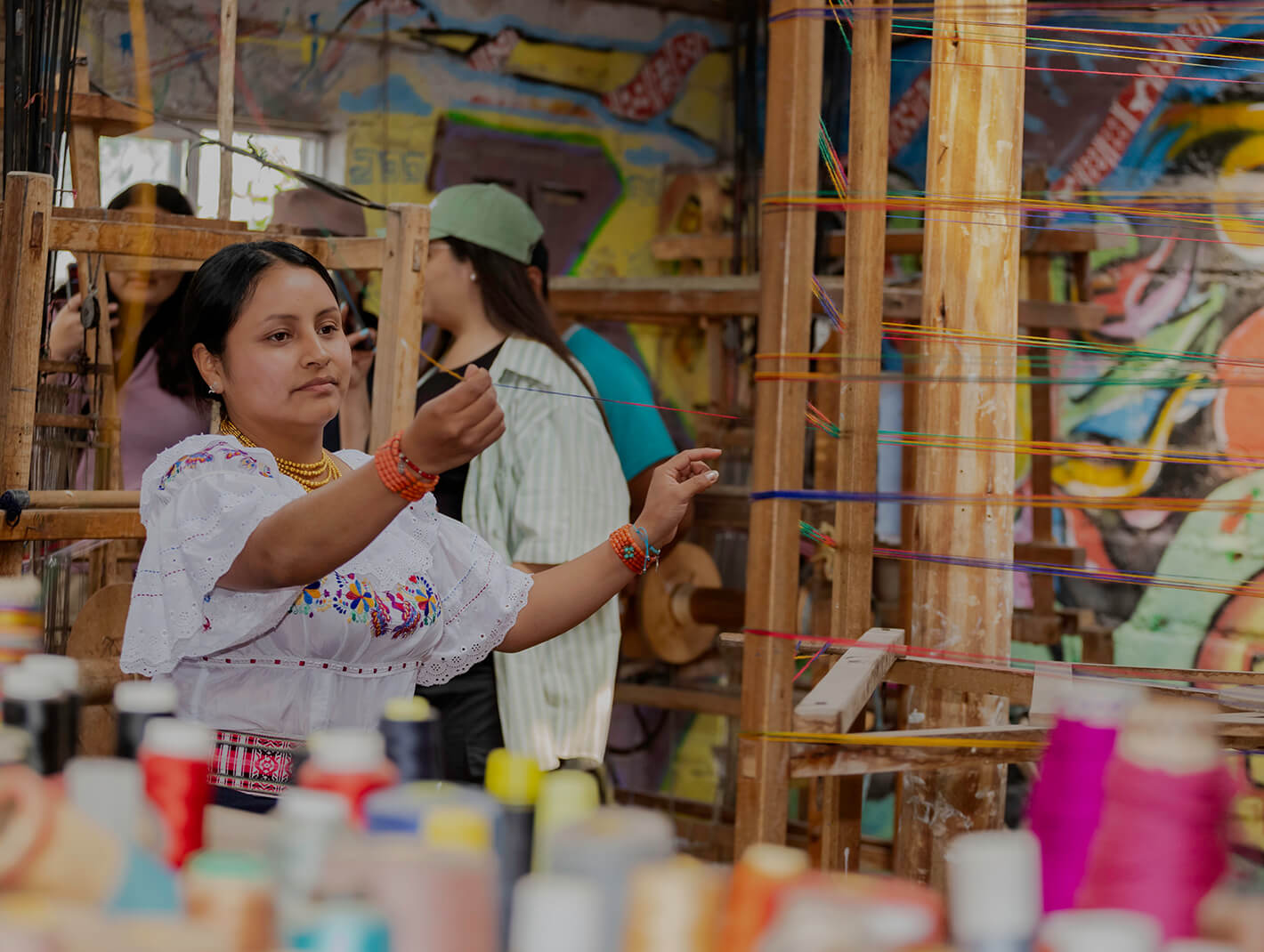 post-equator-face-hilos